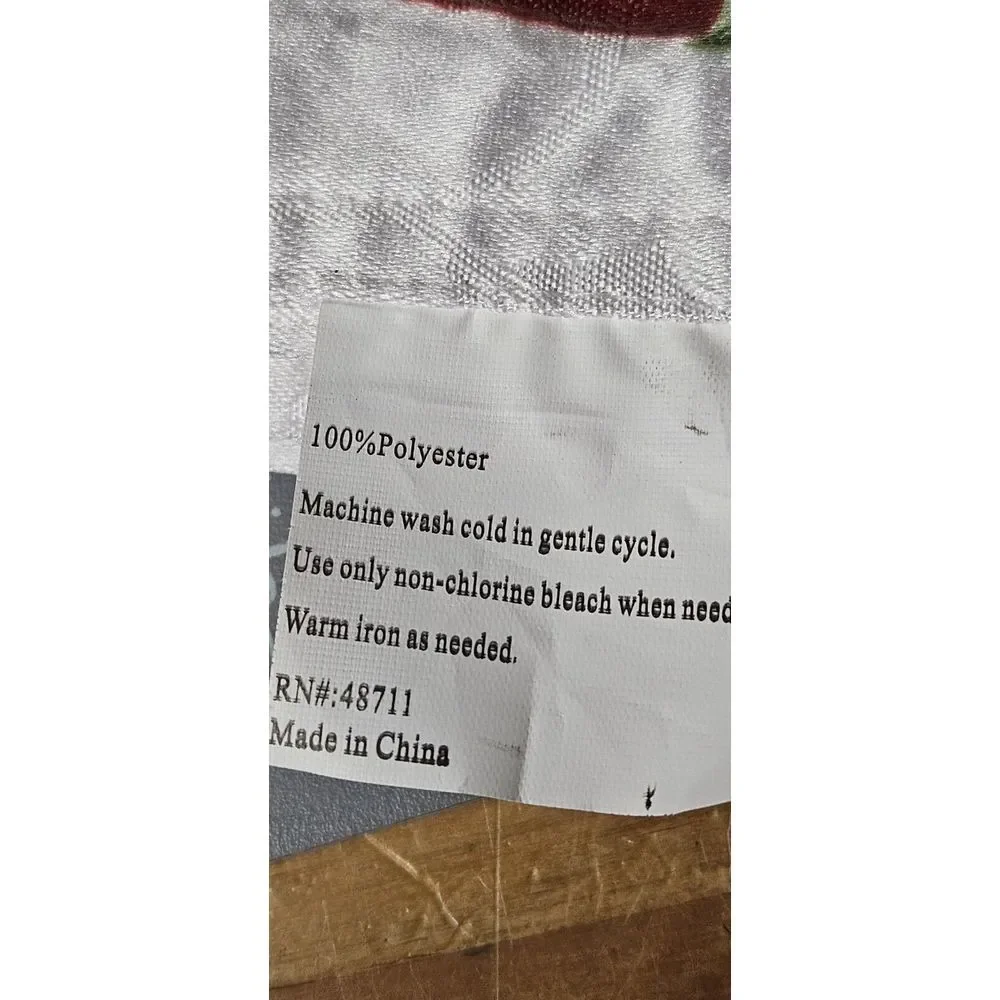 NWT December‎ Home fabric runner 13